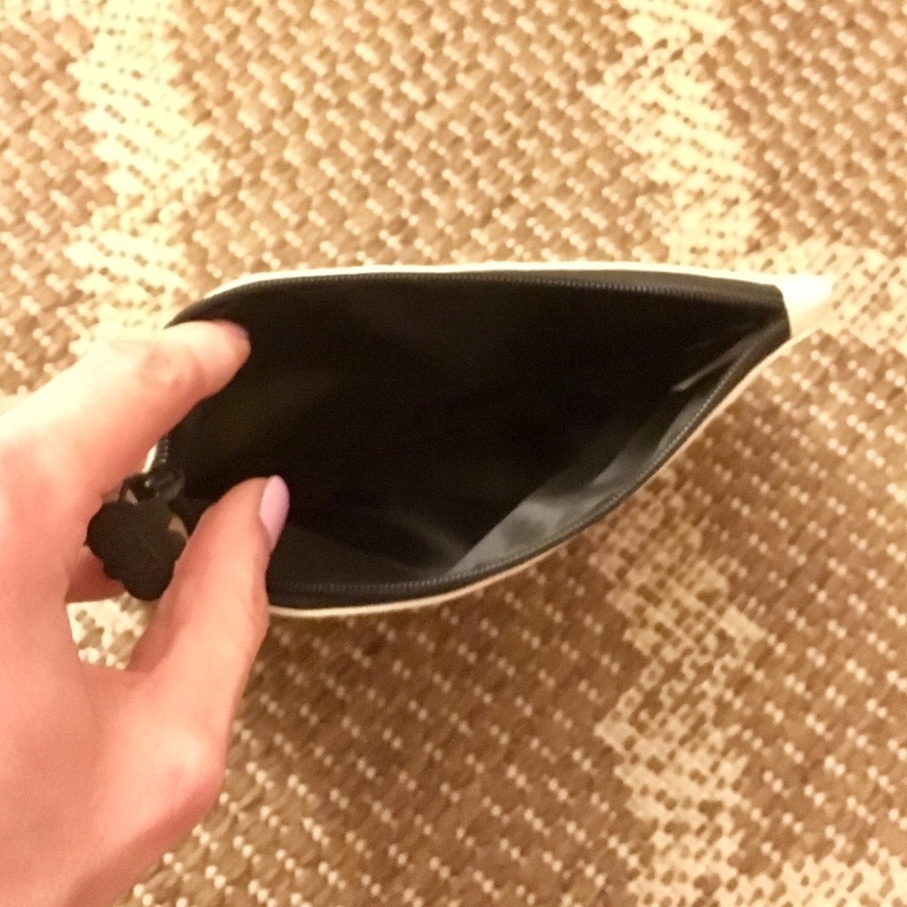 IPSY MYSTERY MAKEUP BAG 💄🎀💋 - Picture 4 of 5